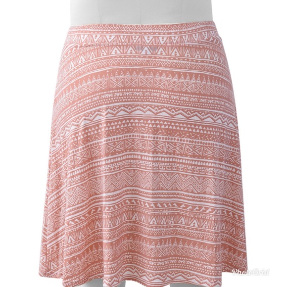 Salmon Tribal Pattern Pleated Mini Knit Skirt - Picture 2 of 4